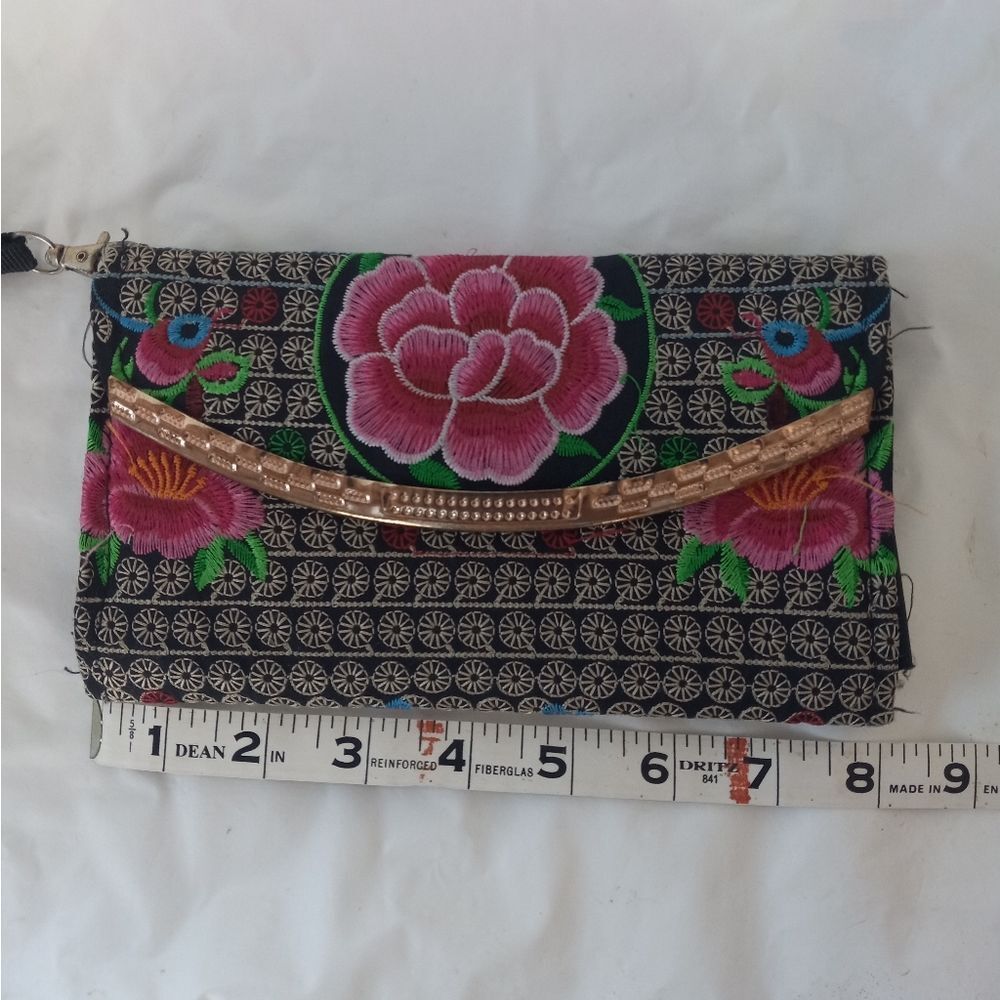 Embroided Hand Wallet - Picture 3 of 8